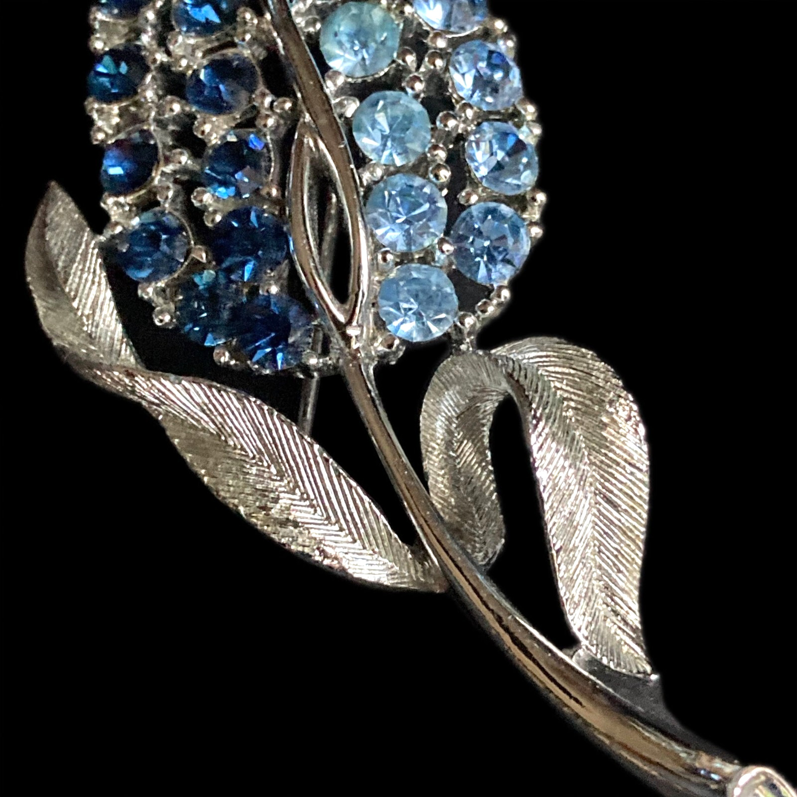 Vintage Lisner Tulip Brooch – Blue Rhinestones Silver‑Tone Signed Post‑1955