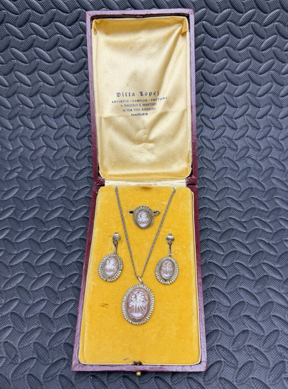 Antique Ditta Lopez Shell Cameo Set Earrings Necklace Ring-Naples Italy w/Box