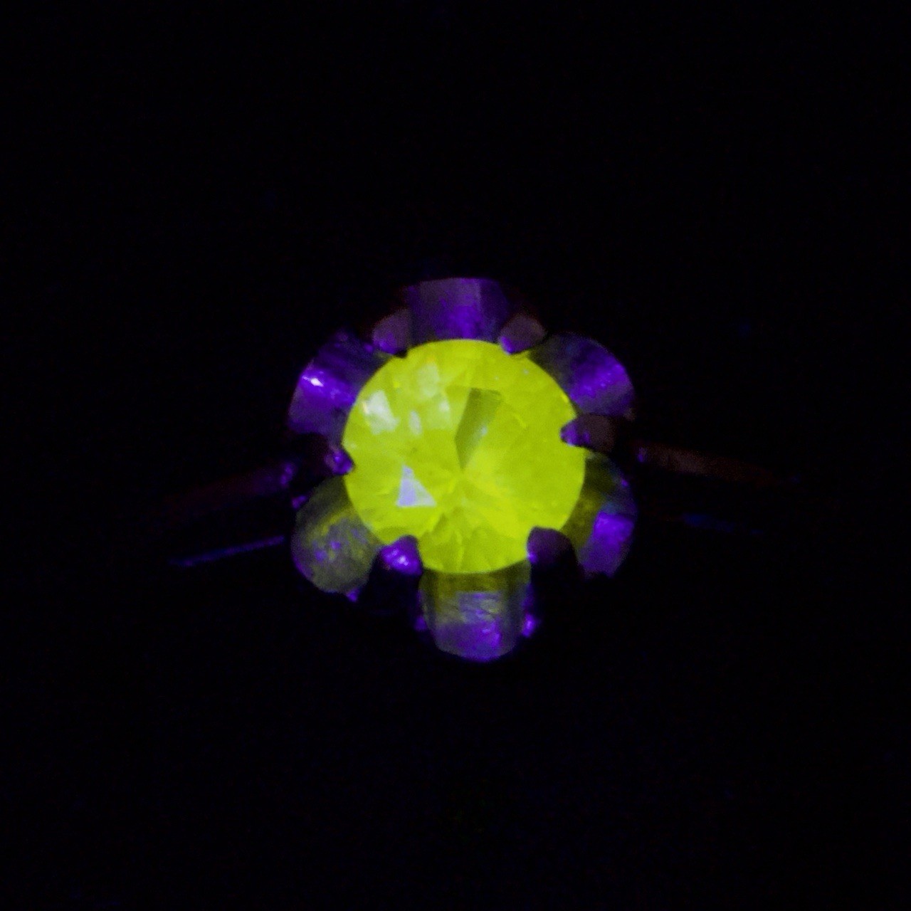 Size 6.25 14k UV Reactive YAG Yttrium Aluminum Garnet White Gold Ring