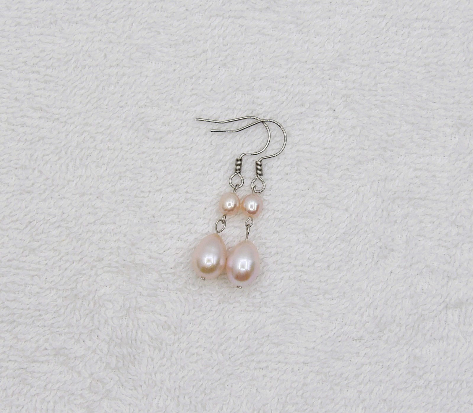 Stainless Steel 10.8mm Oval Freshwater Cultured Pink Pearl Dangle Earrings ERD02