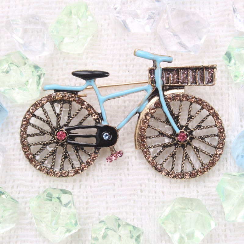 Artistic Leisure-Themed Bicycle Brooch:Exquisite Jewelry Accessory,Ideal Present