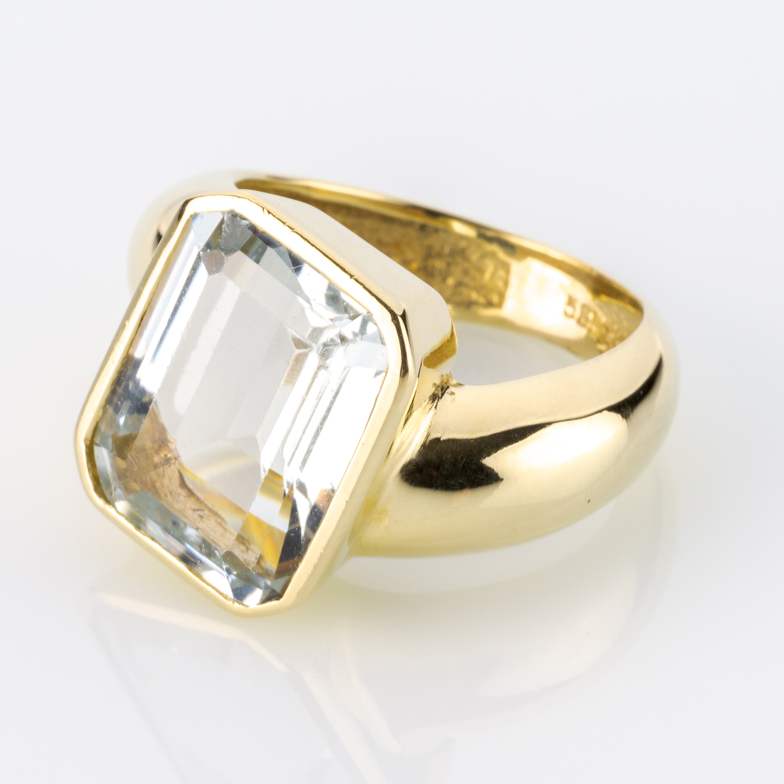 Ring (14k gold) with an aquamarine