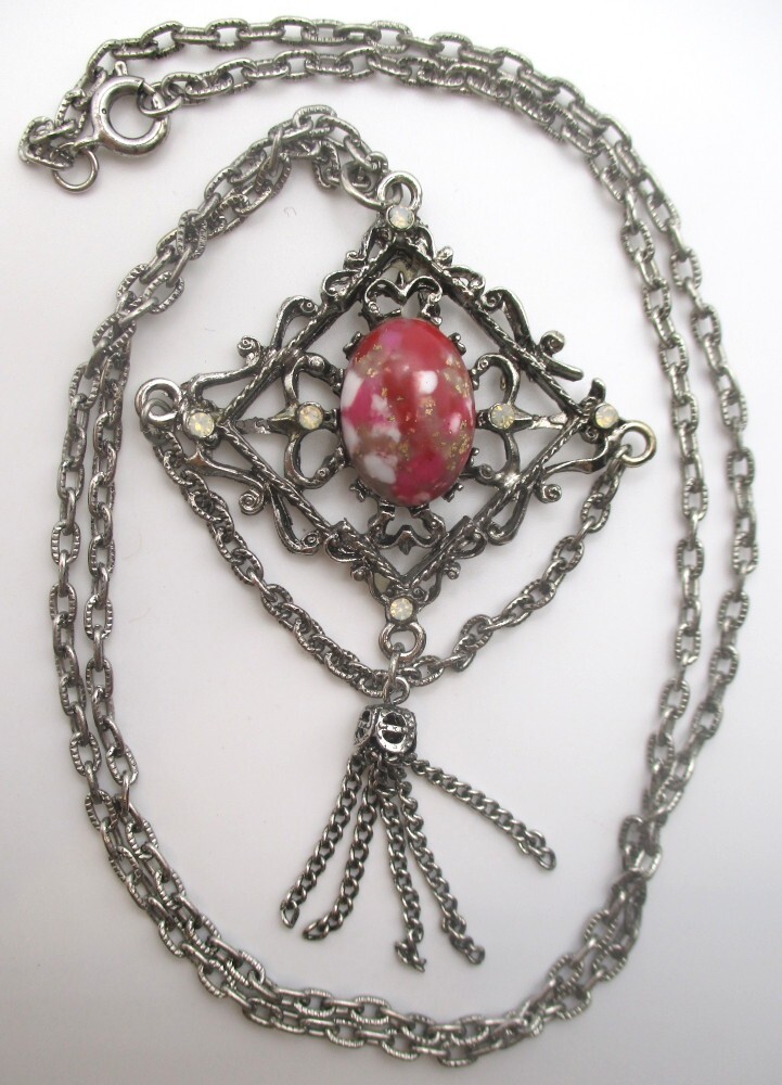 24″ filigree red faux marble diamond-shape cabochon pendant tassel necklace J26