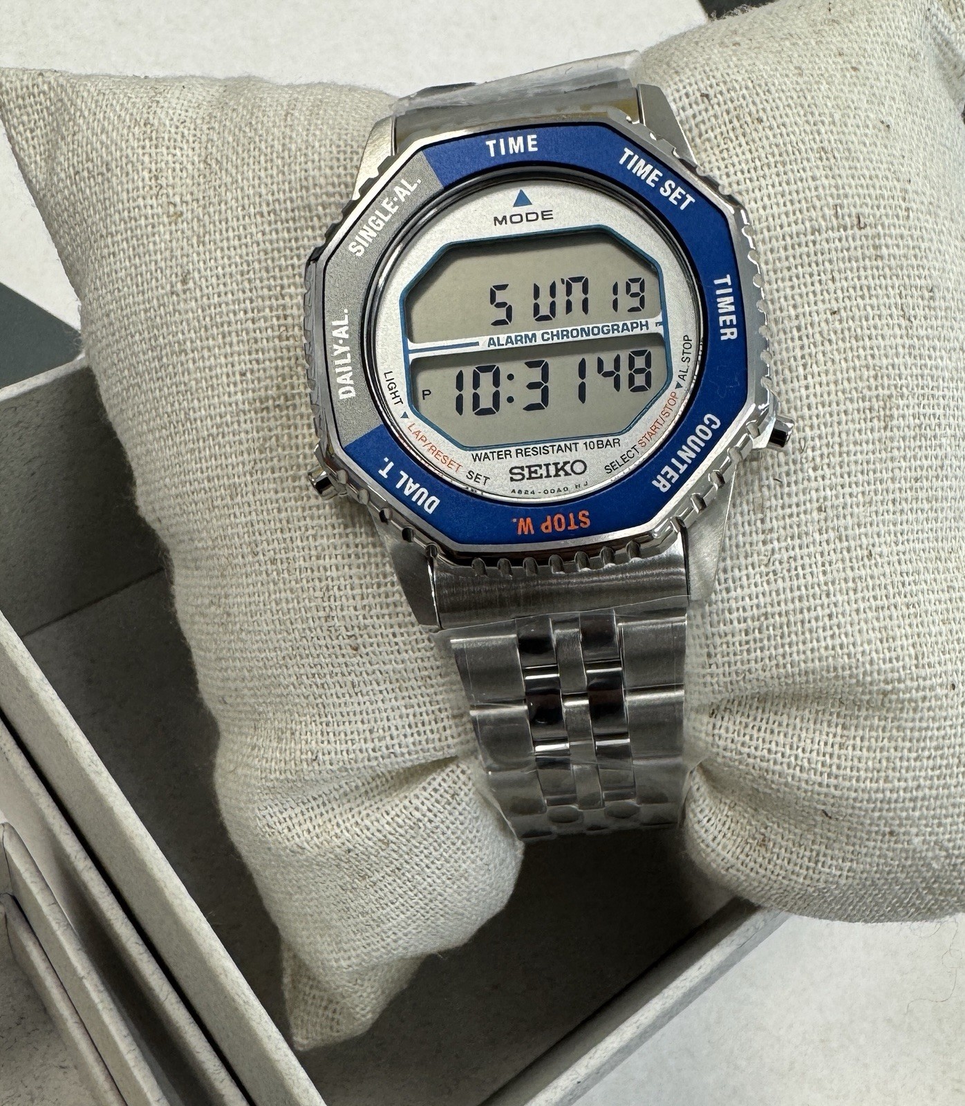 Seiko Rotocall Quartz Chronograph Digital Dial Men’s Watch SMGG21 Brand New