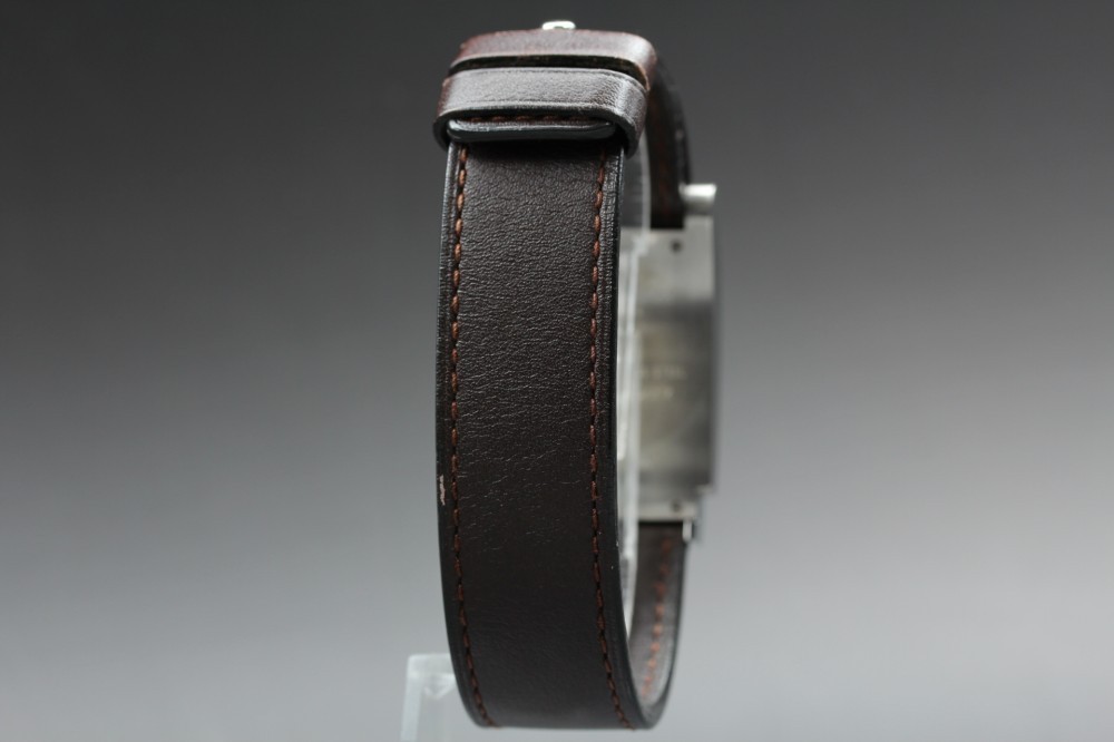 Near MINT Dunhill Rectangular 8052 Date White Tank Quartz 27mm Men’s Watch