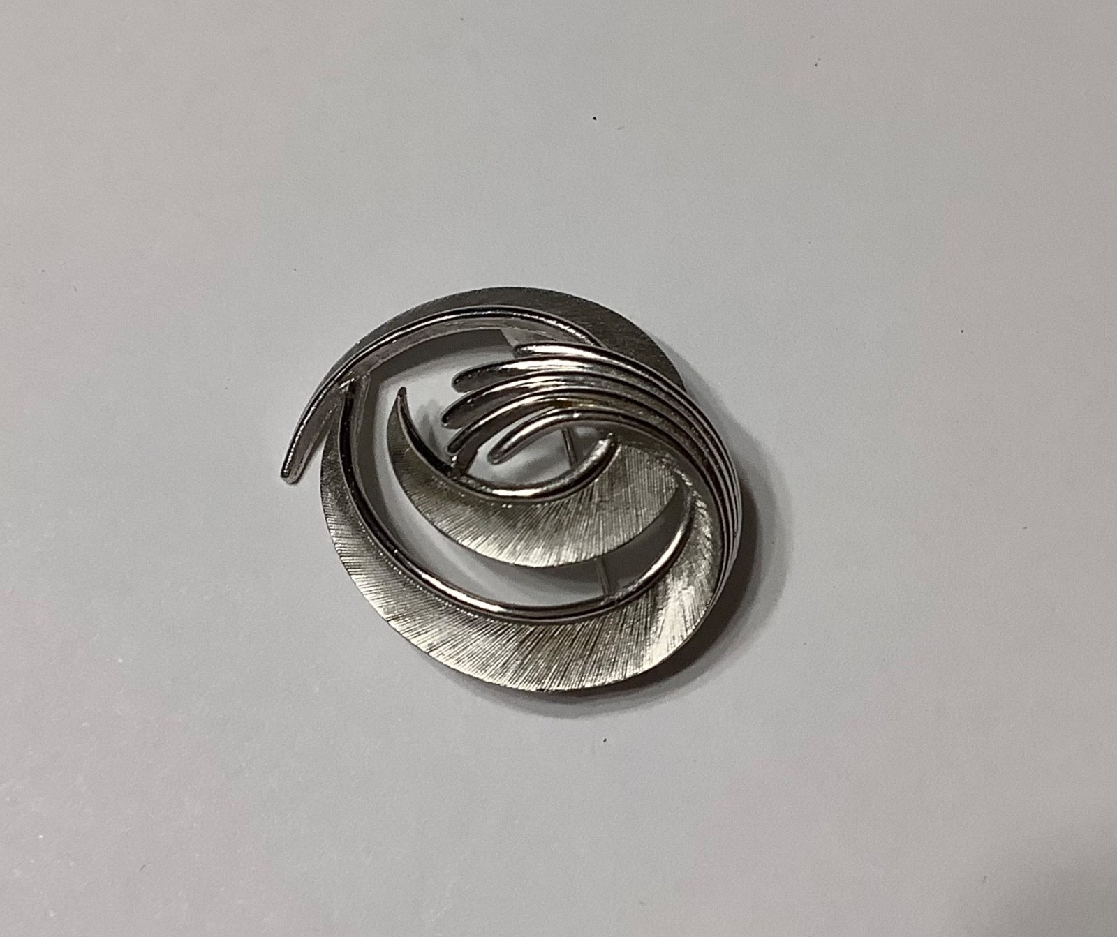 Vtg Crown Trifari Brooch & Clip On Earrings Set Silver Tone Signed Swirl Design