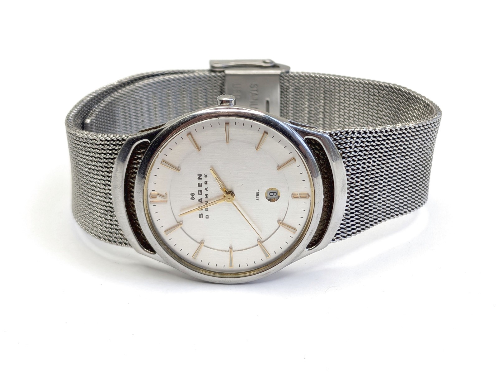 EUC Skagen Denmark 597SGC Milanese Mesh Bracelet Unisex Ultra Slim UNisex Watch
