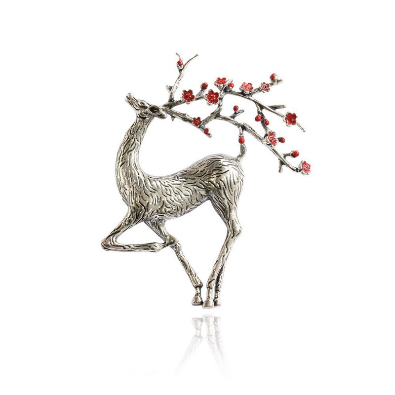 Christmas Deer Brooch Enamel Reindeer Cute Beautiful Animal Pin Jewelry Pins