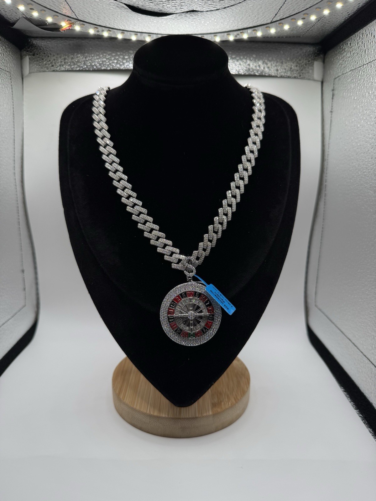 12mm 22” Monaco Link Moissnaite 925 With A Casino 925 Moissnaite Pendant