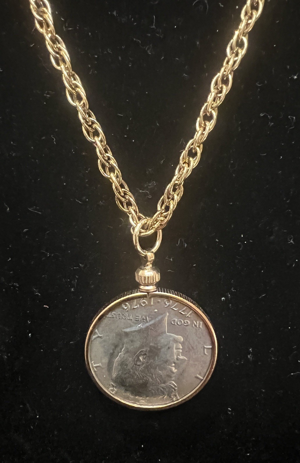 1776-1976 Bicentennial Kennedy Half Dollar Necklace 30” Gold Tone Rope Chain