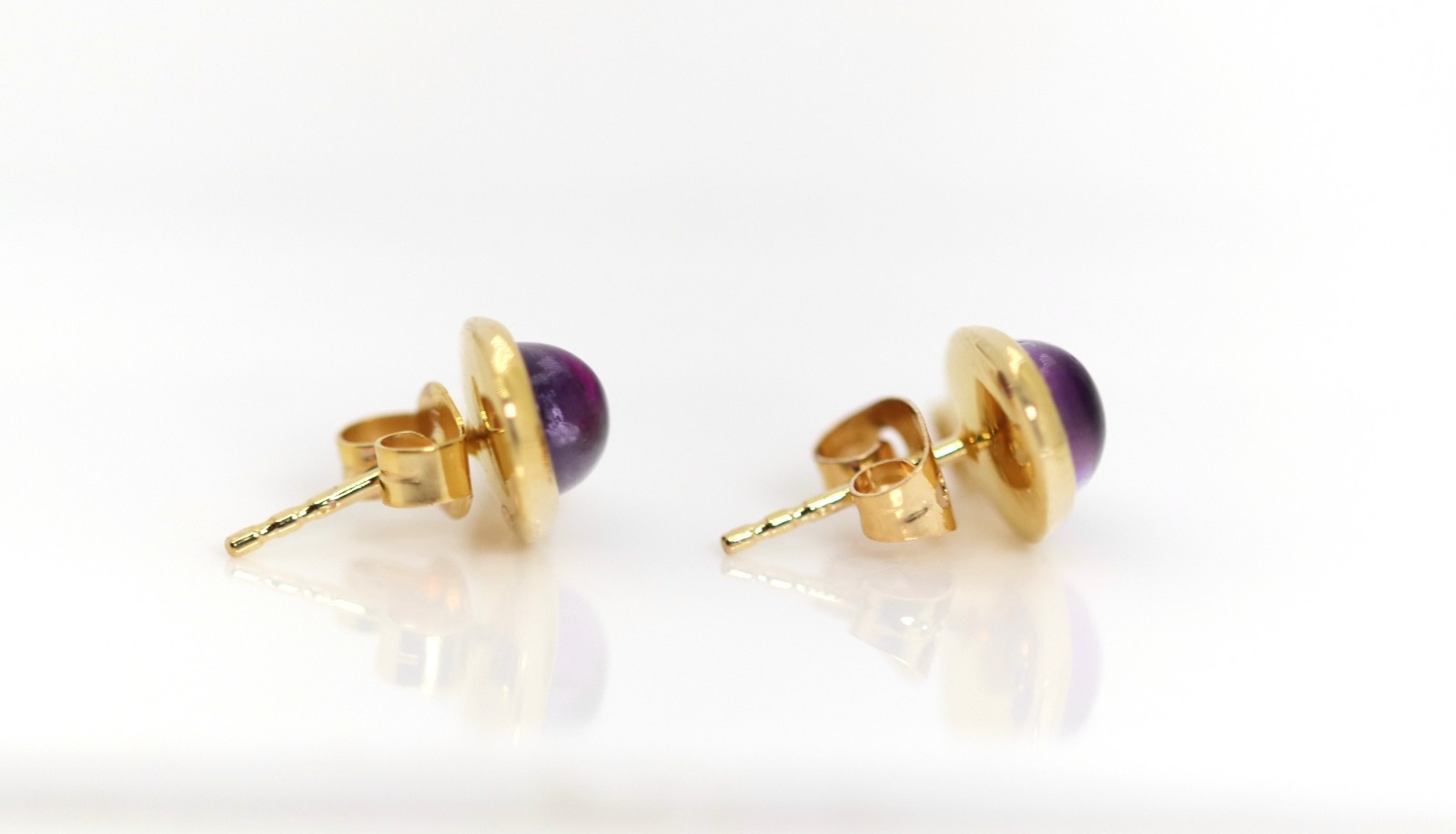 Ladies Yellow Gold Stud Earrings 8kt – 333 Purple Amethyst Cabochon + Cubic Zirconia, L: 14mm