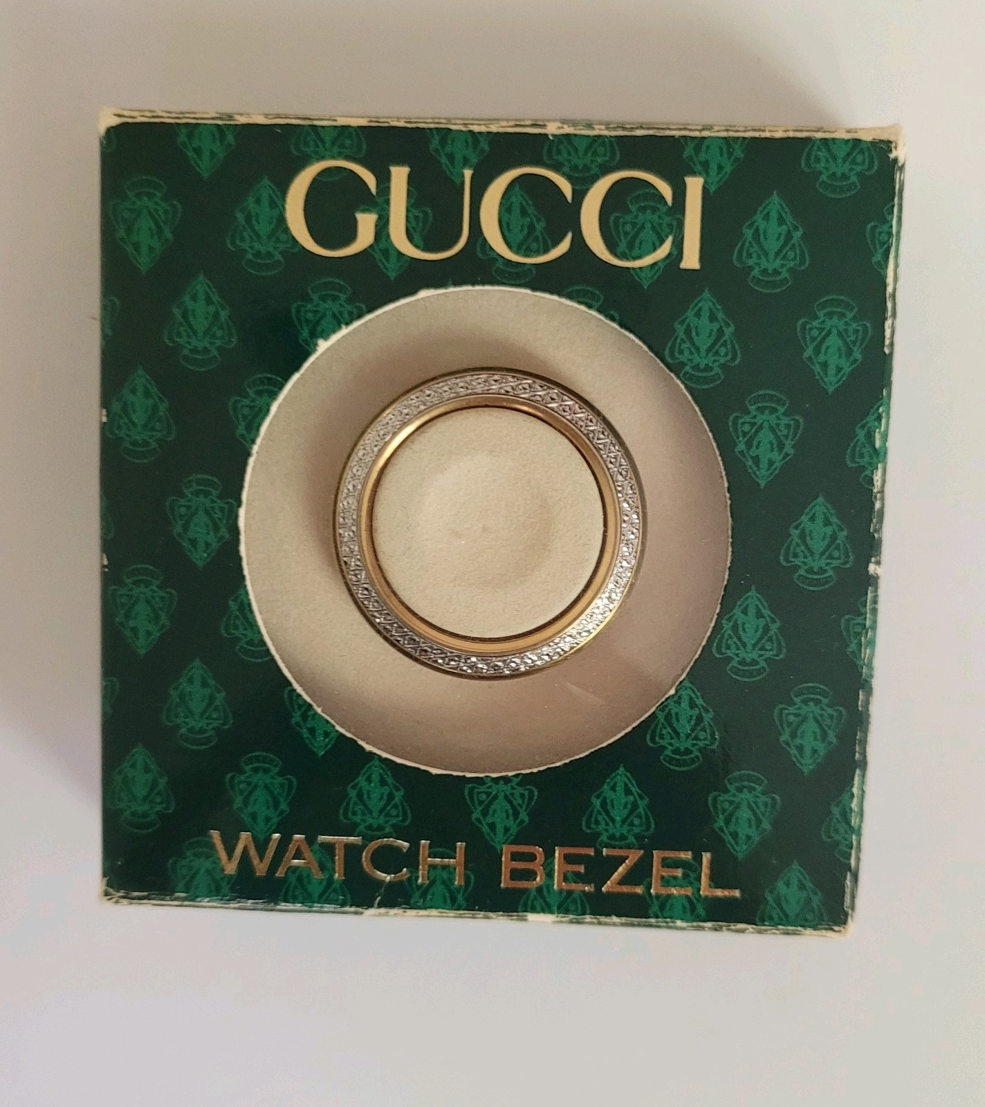 Gucci Diamond Cut Bezel,Authentic, 1100–11/12–11/12.2💃,Pristine Condition.