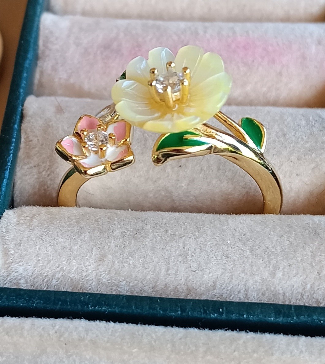 925 Sterling Silver Ring Flower Mother Of Pearl Gemstone Enamel Flower Size 9