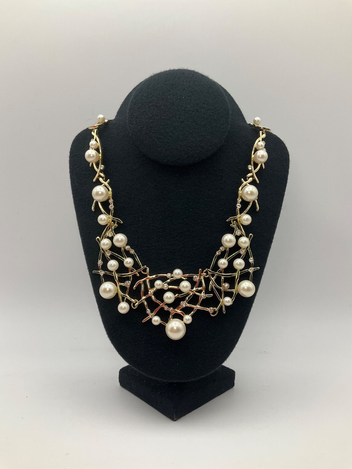 Anna Taylor Gold-Tone Chunky Cluster Bib Statement Necklace Fx Pearls Rhinestone