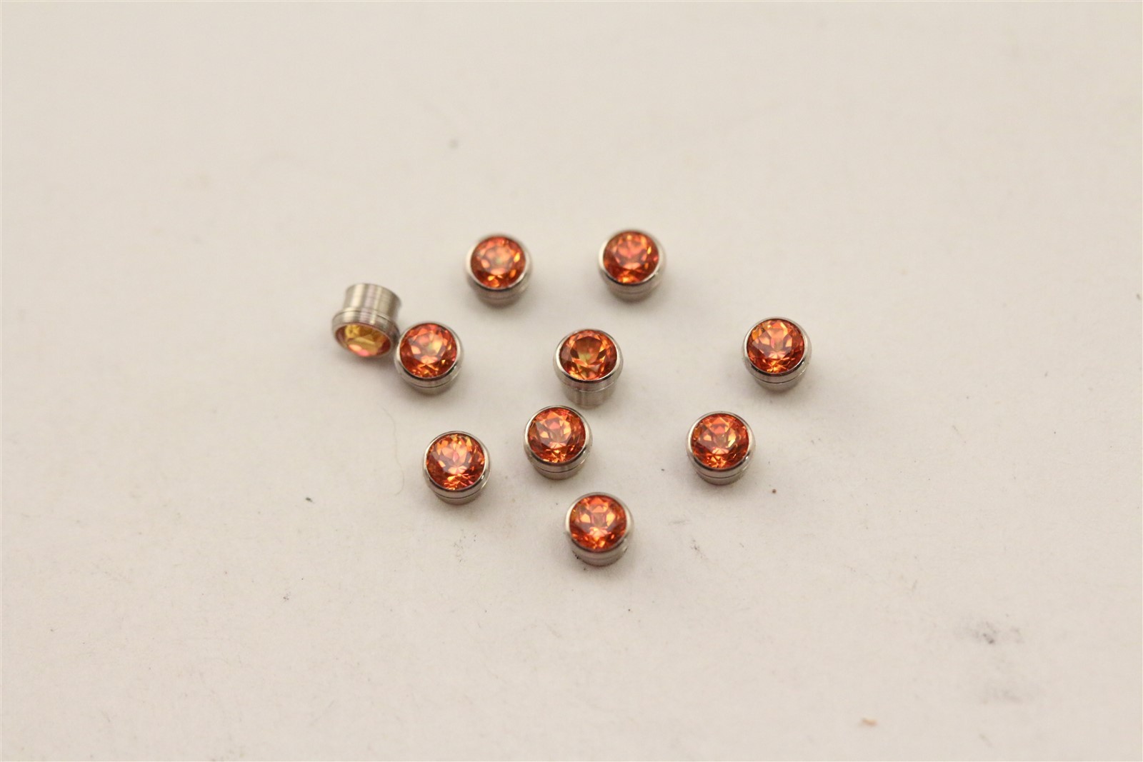 Signity 18K White Gold Bezel Poppy Topaz 2.0mm Gemset Gemstone Parcel 10 Pieces