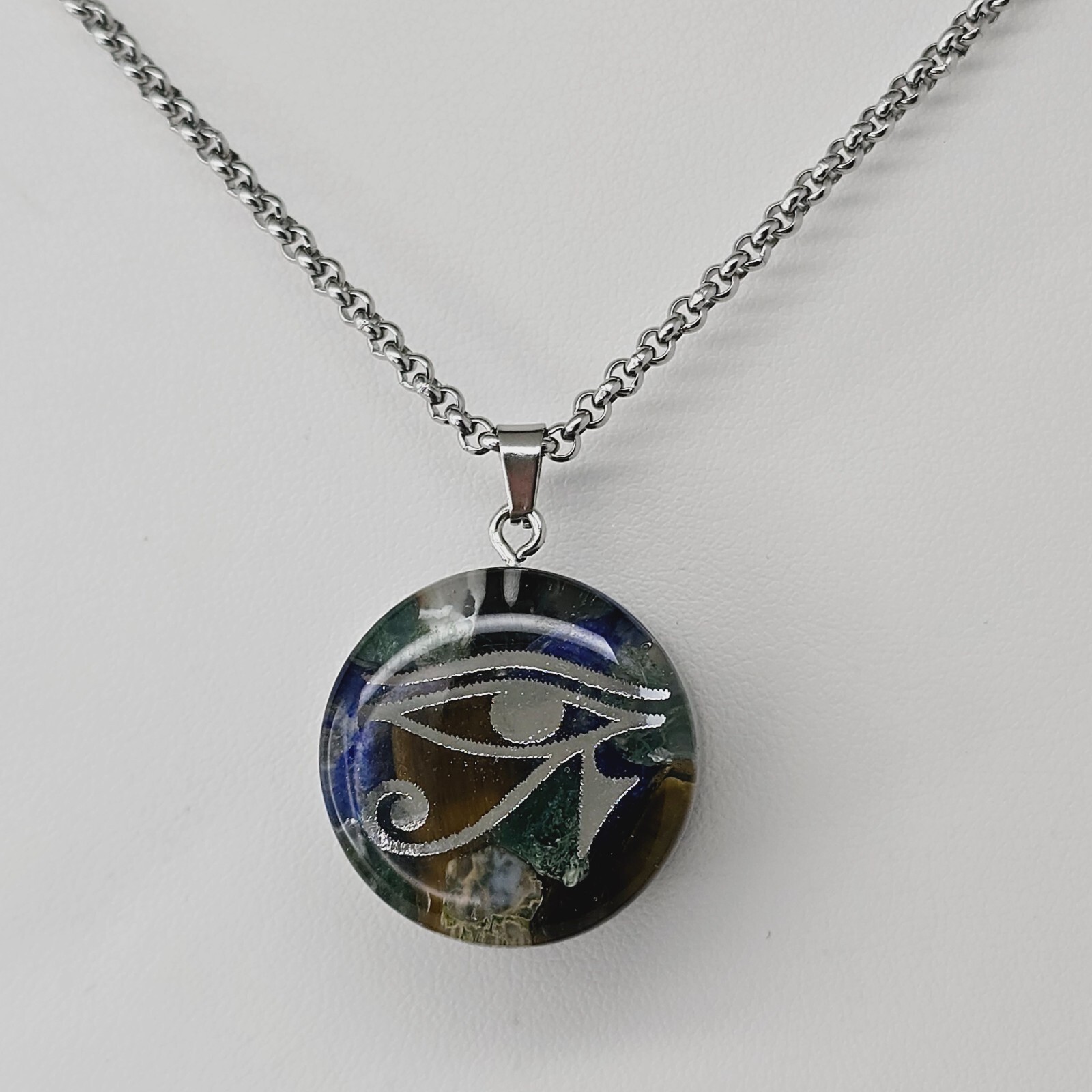 Horus Eye Orgonite – Custom Orgone Generator for protection, health +50 crystals