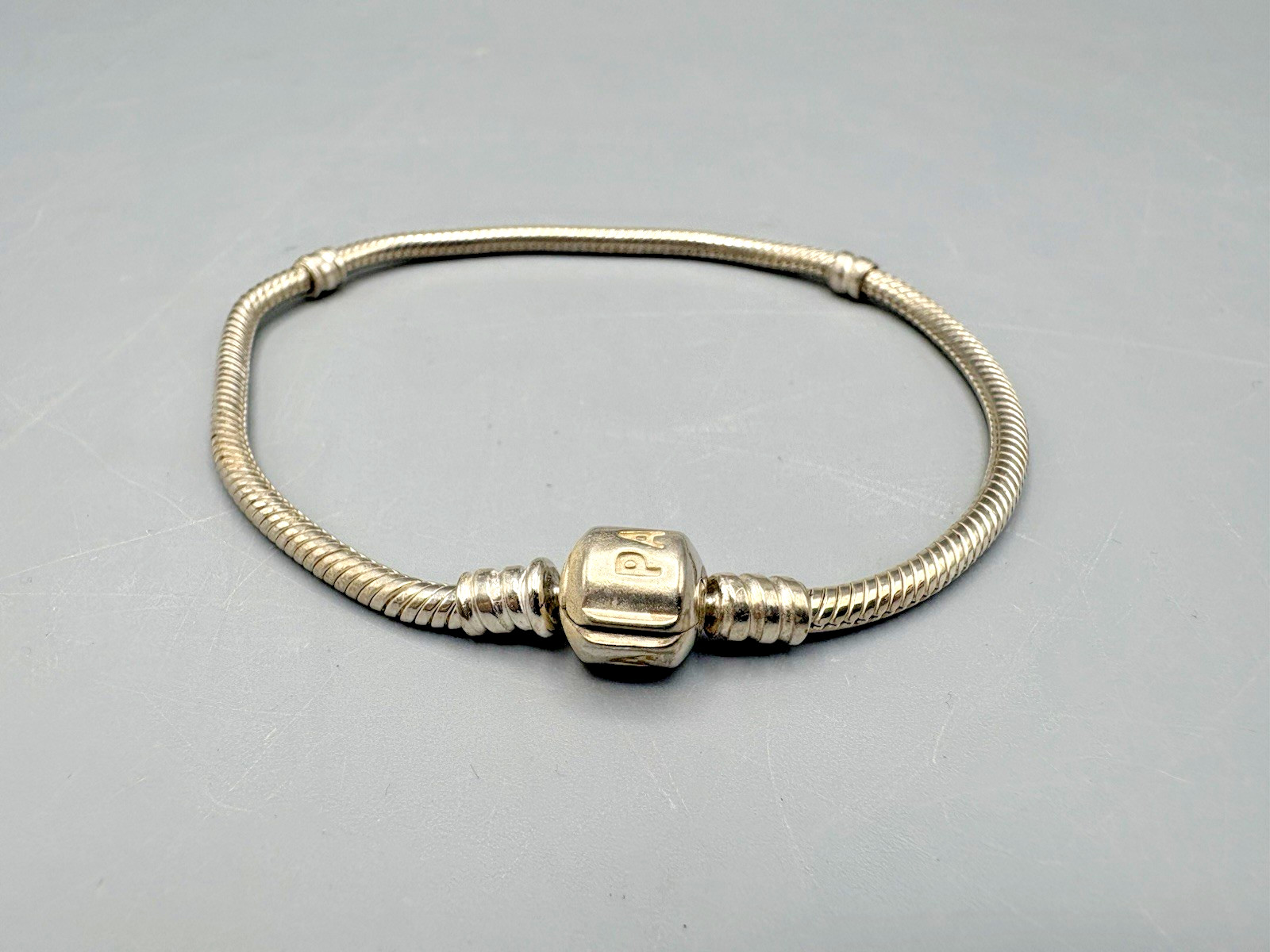 Pandora 590702HV-20 Sterling Silver .925 7.9″ Barrel Bracelet *Pre Owned*