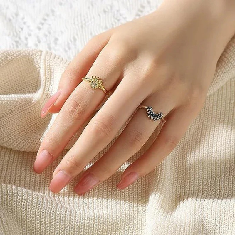 2pcs Couple Ring Set Sky Blue Sparkling Moon and Sun Ring Stackable Finger Set