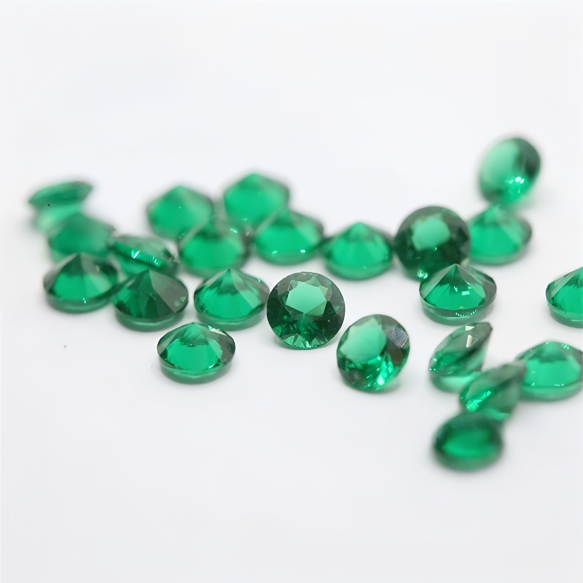 10pcs Round Faceted Emerald Brilliant Cut Rich Green Emerald Gem in Small Sizes