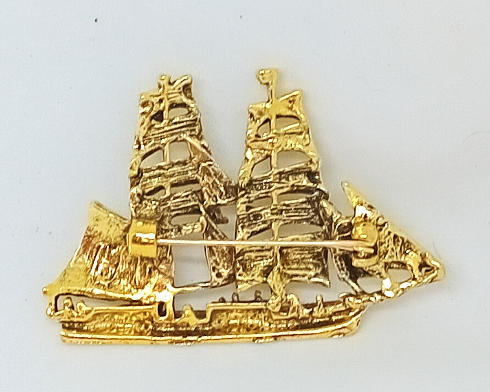 Gold Tone Sailing Ship Nautical Brooch Pin New without Tag