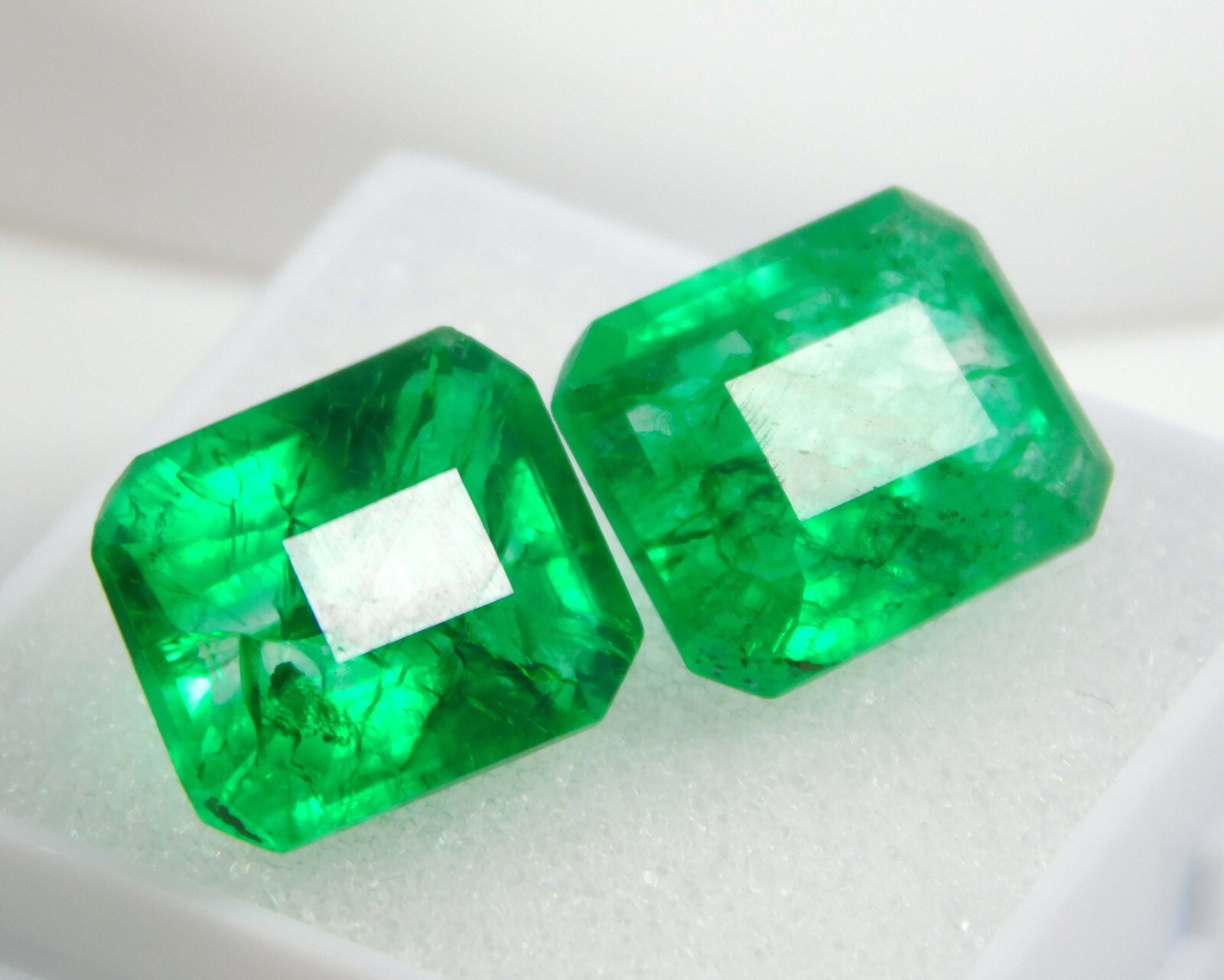Natural Colombian Green Emerald 12.70 Ct Emerald Cut Certified Loose Gems (Pair)