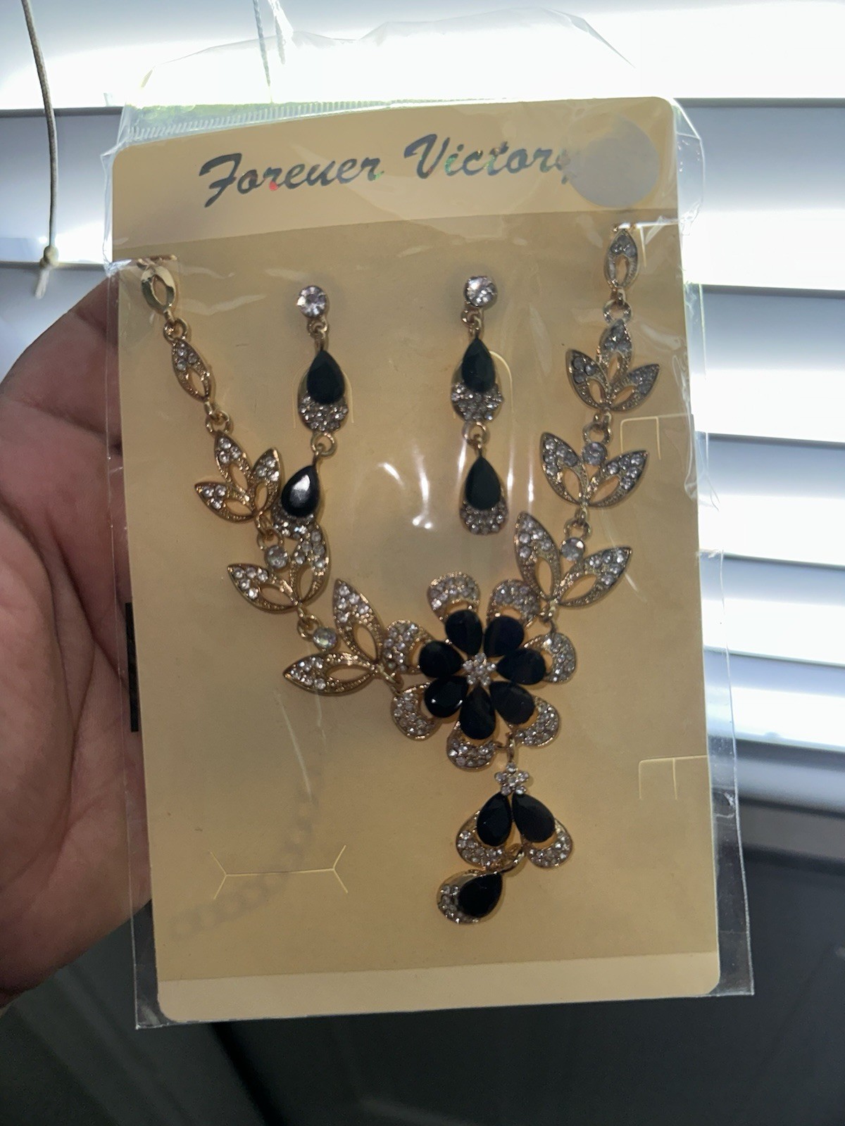Forever Victory Adjustable Necklace & Earrings Set Black Crystal Flower
