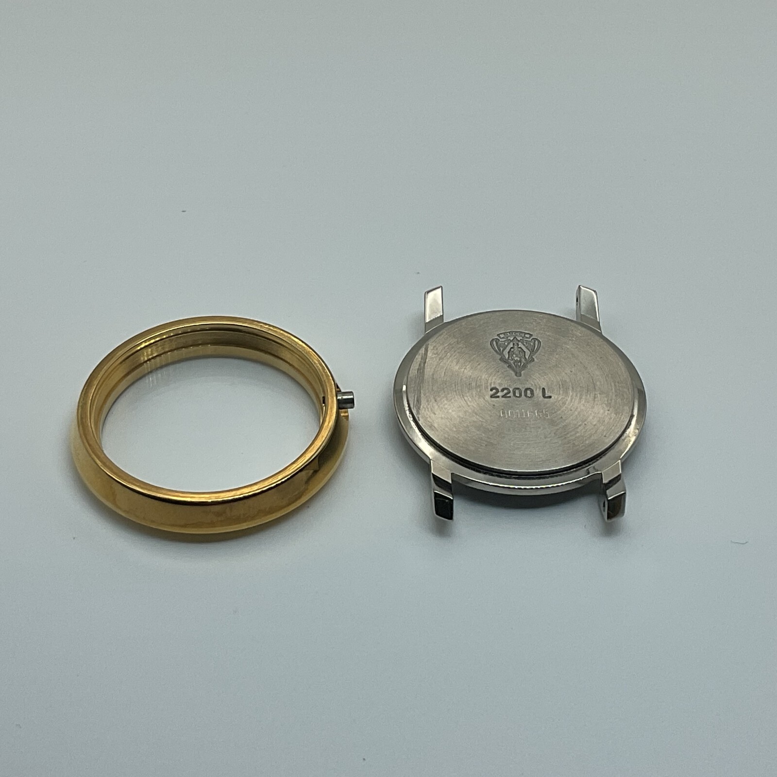 NOS GUCCI 2200L YELLOW GOLD PLATED COMPLETE WATCH CASE
