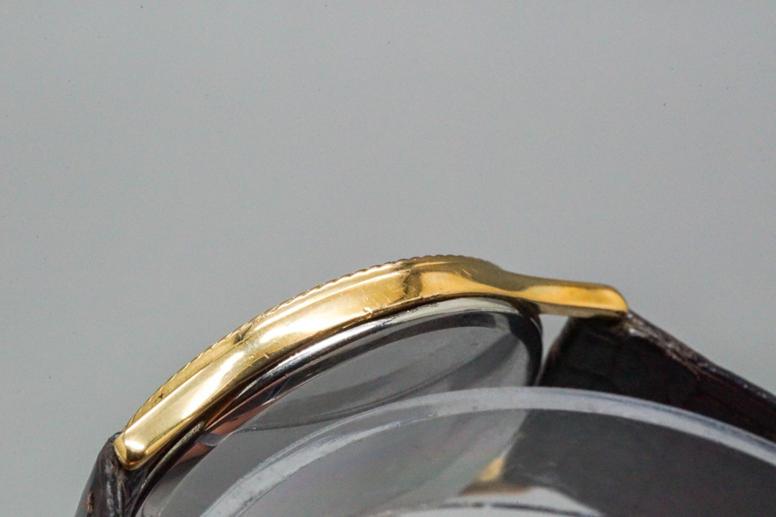 VINTAGE 1980s OMEGA De Ville Cal.1365 Push Crown Gold 31mm Unisex Quartz Watch