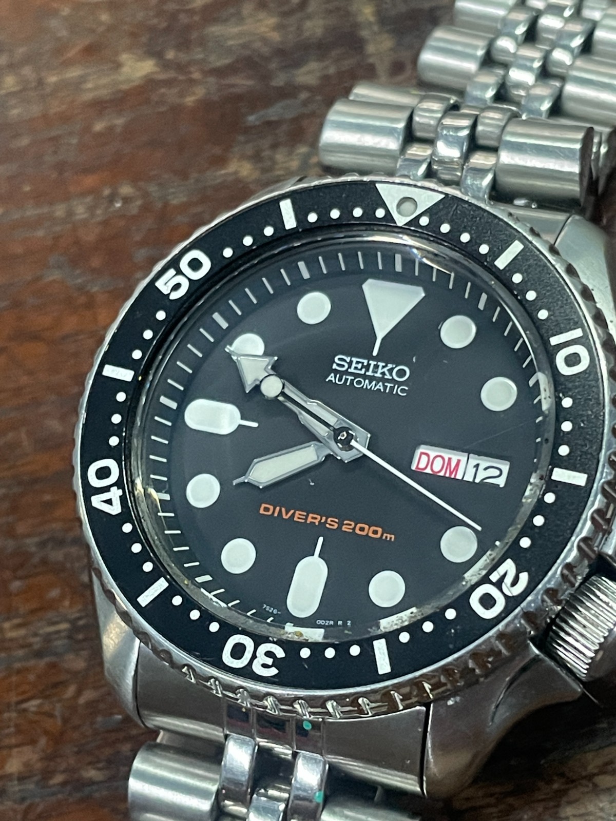 Seiko Men’s Black Watch – SKX007