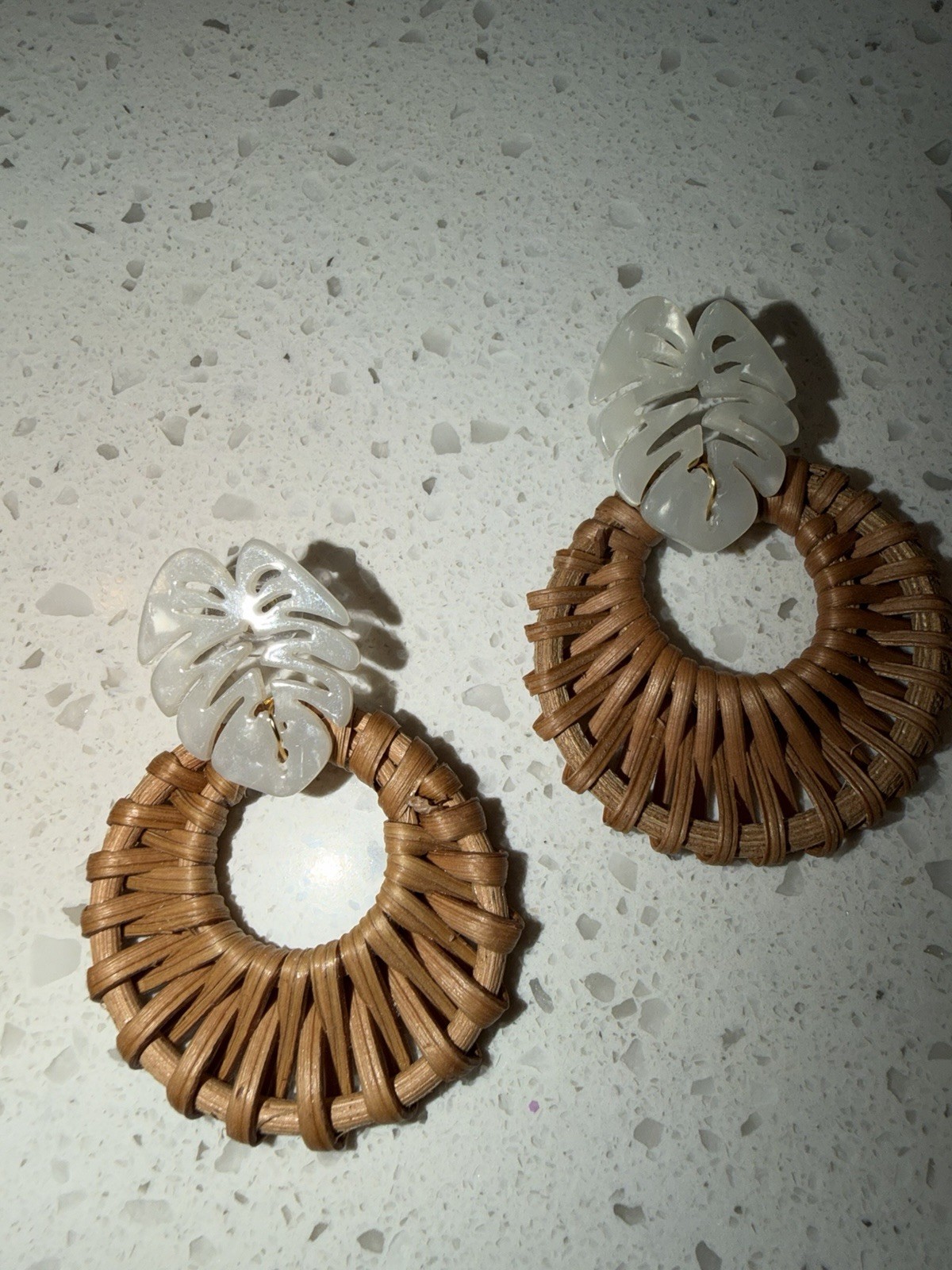 Rattan & Shell Round Dangle/Drop Earrings Post Back Brown/White Boho Beach