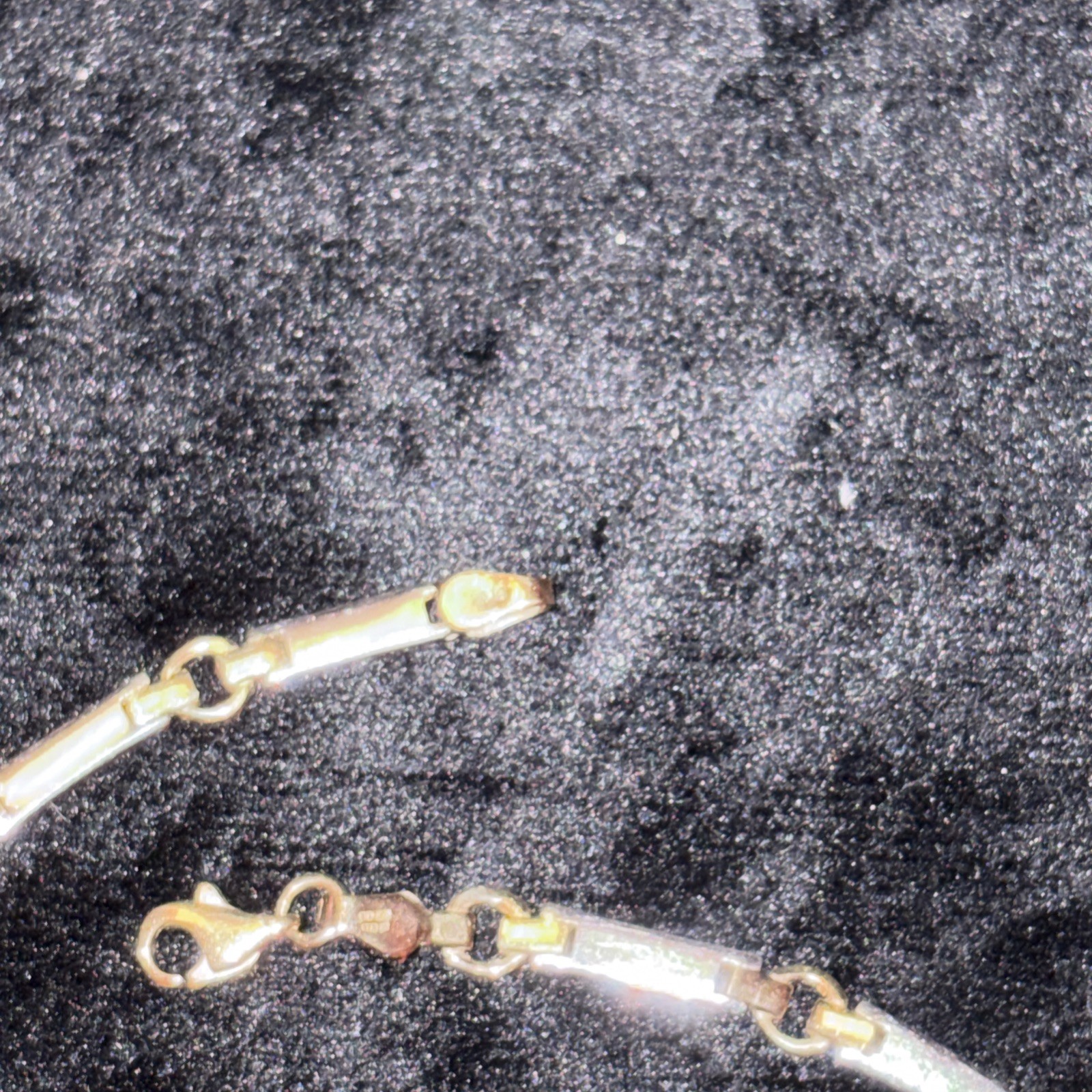 9 Carat Gold Fancy Link Yellow And White Gold Necklace And Bracelet Set 29.11 G