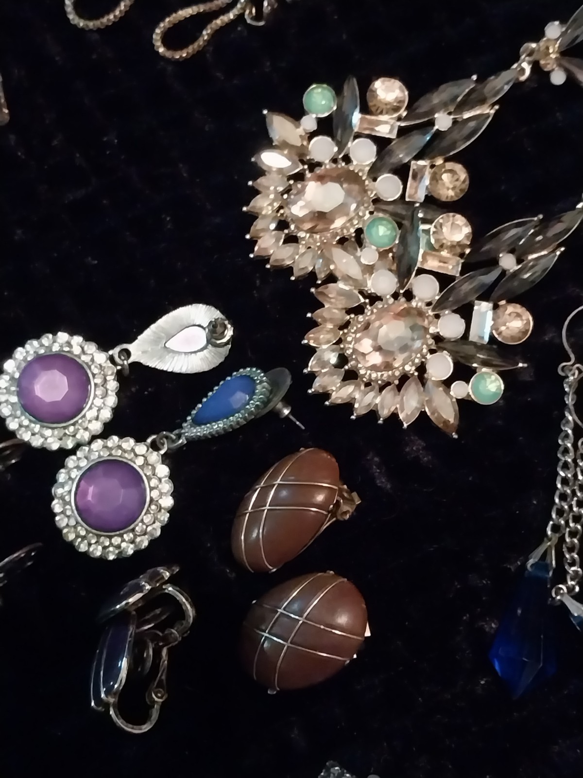 vtg EARRINGS LOT BUNDLE Jewelry Necklaces Broach Bracelet Estate OVER 185 PCS