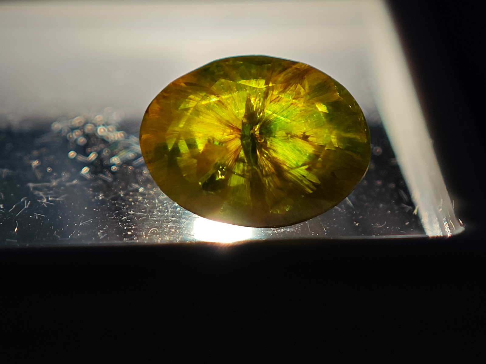3.3 CT DEMANTOID GARNET HORSE TAIL NAURAL UNHEATED URAL BOBROVKA 10×7.7×4.3mm
