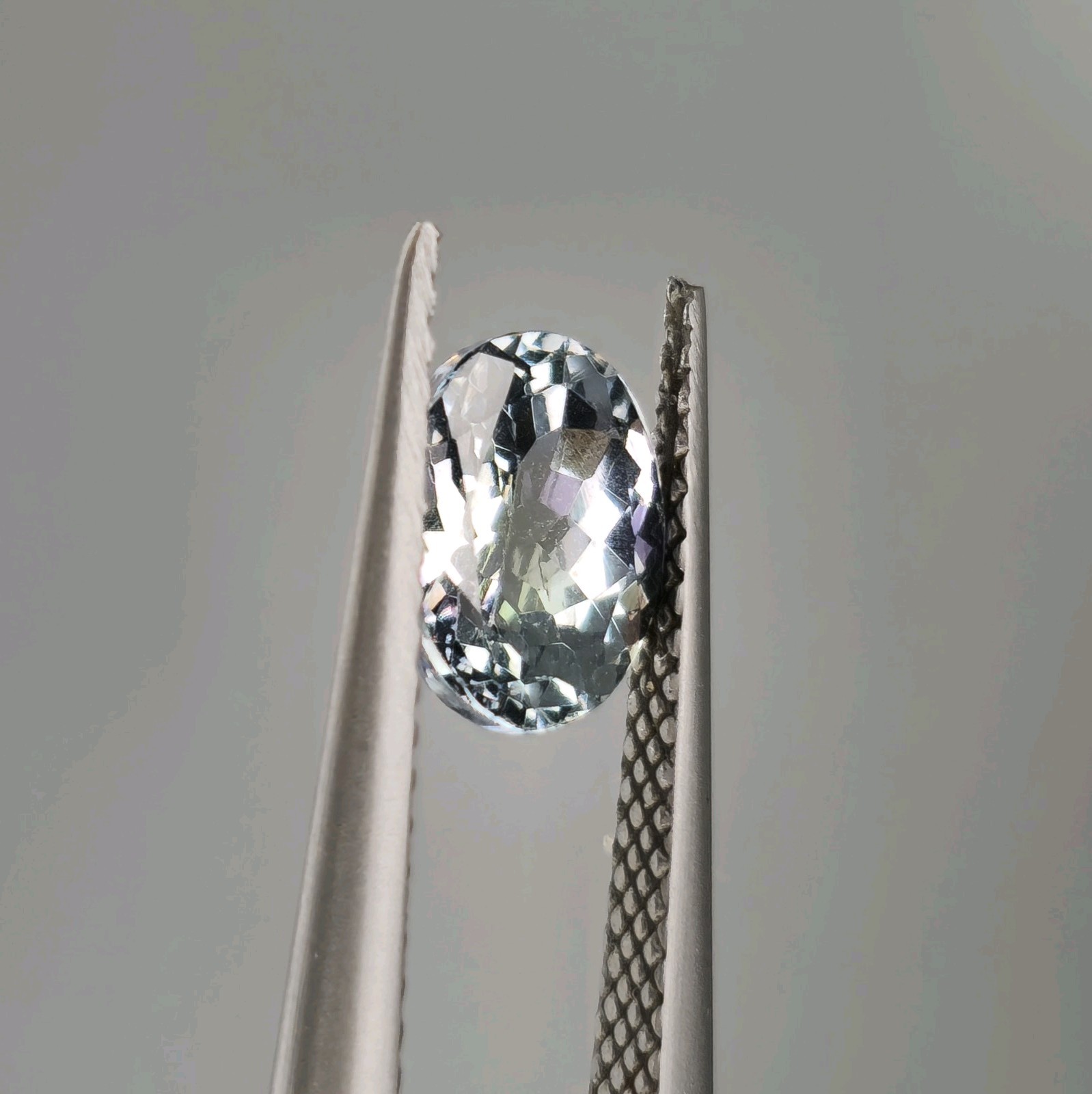 Untreated tanzanite 1.56 carat tri-colour green lavender oval cut collectors gem