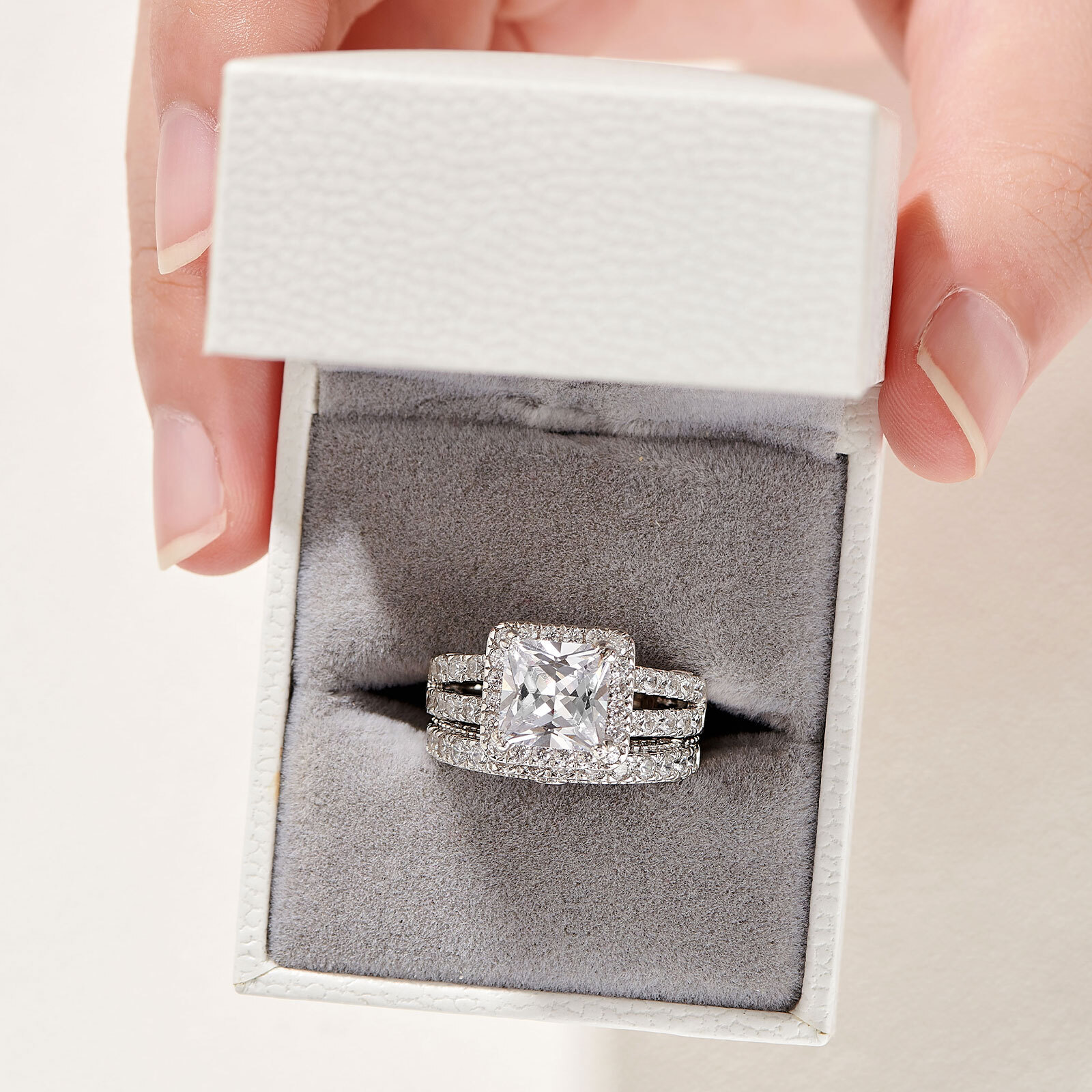 Wuziwen Wholesale 925 Silver Engagement Promise Wedding Ring Set Princess Cut CZ