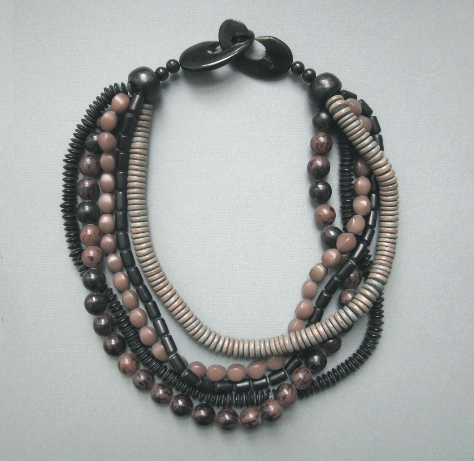 MONIES GERDA LYNGGAARD DENMARK 5-STRAND NECKLACE wood, resin, horn, C-clasp VTG