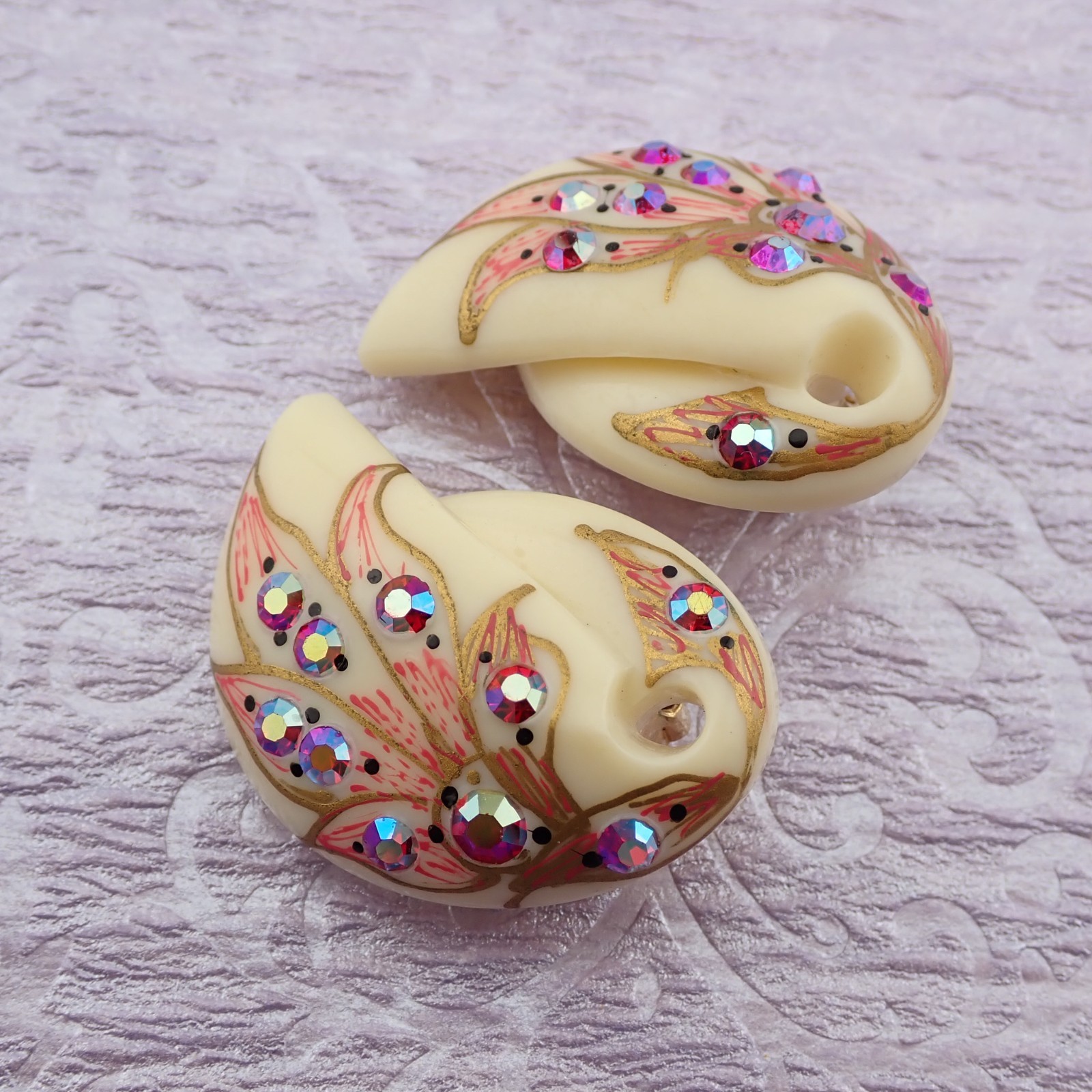 Vintage Red AB Rhinestone Parrot Head Molded Resin Clip Earrings