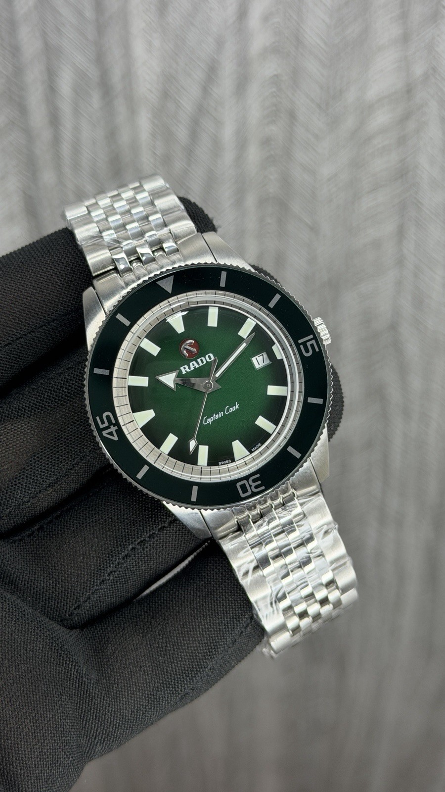 Rado Captain Cook Green Dial Automatic Men’s Watch Stainless Steel Date Swiss