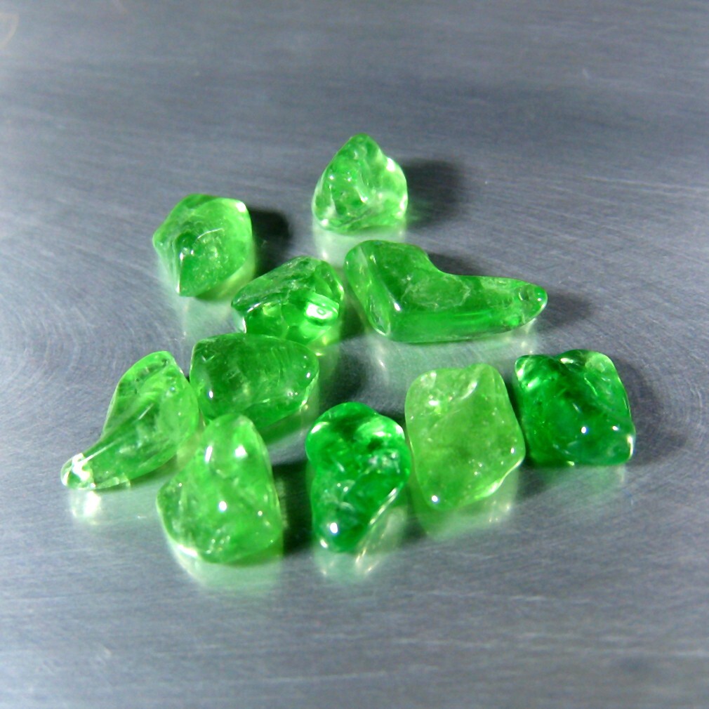 15.56 CTS 8.28 X 5.91 MM TANZANIA GREEN NATURAL TSAVORITE GARNET GEMSTONE