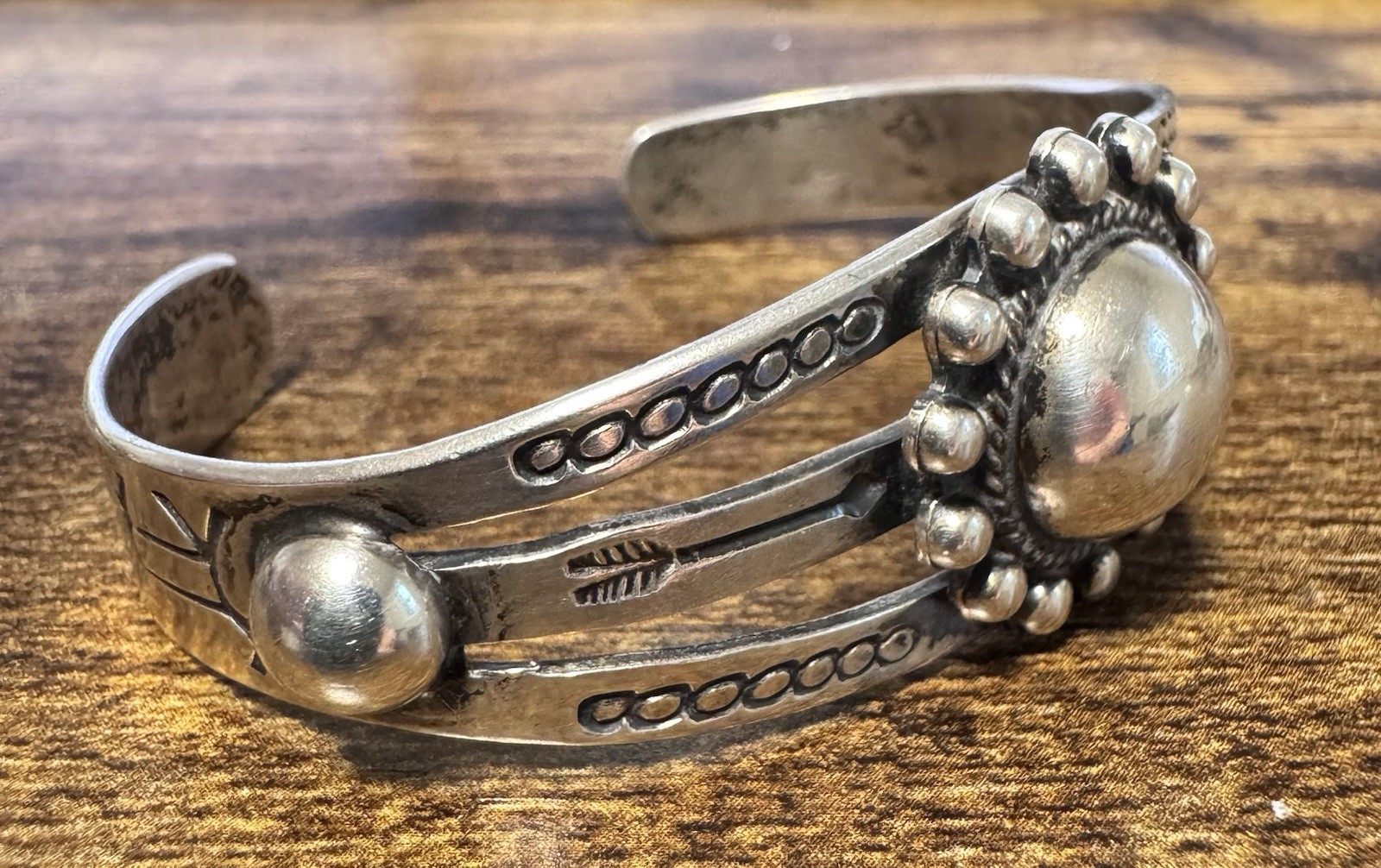 Sterling Silver Oval Dome Cuff Bracelet – Stamping – Vtg Fred Harvey Era
