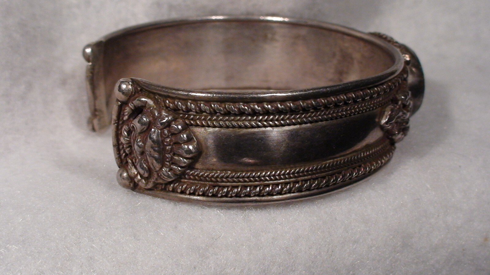 Vintage INDIA BANGLE BRACELET .925 SILVER WITH LAPIS STONE BUY IT NOW!