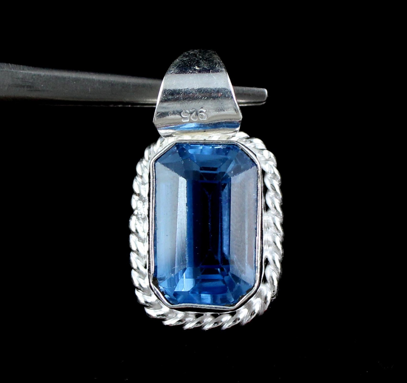 14.85 Ct Natural Swiss Blue Topaz Emerald Cut Gemstone Certified Pendant SEE VDO