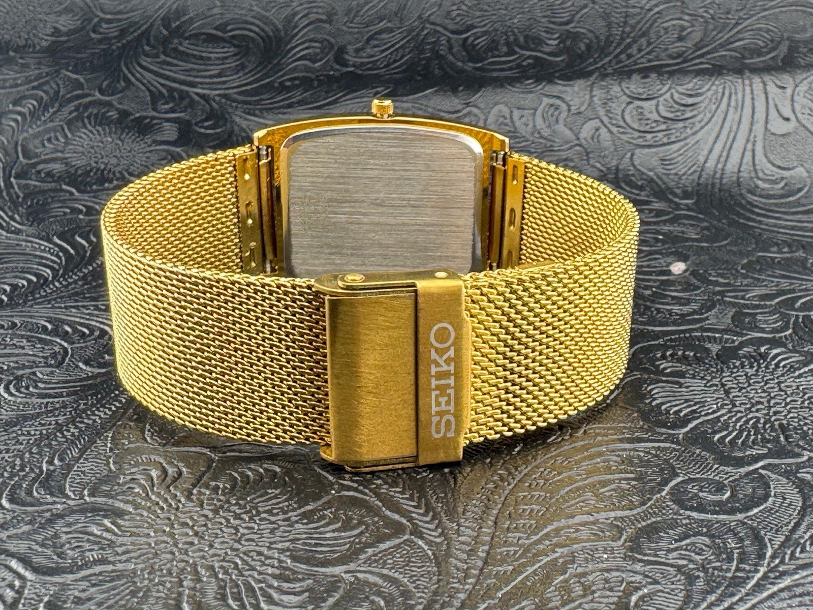 WHITE DIAL Vintage Seiko Slim Quartz Men’s Wrist Watch