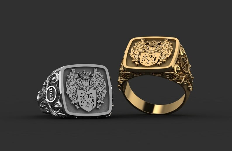 Men’s Gold Custom Coat of Arms Family Crest Signet Ring – Luxury Heraldic Ring