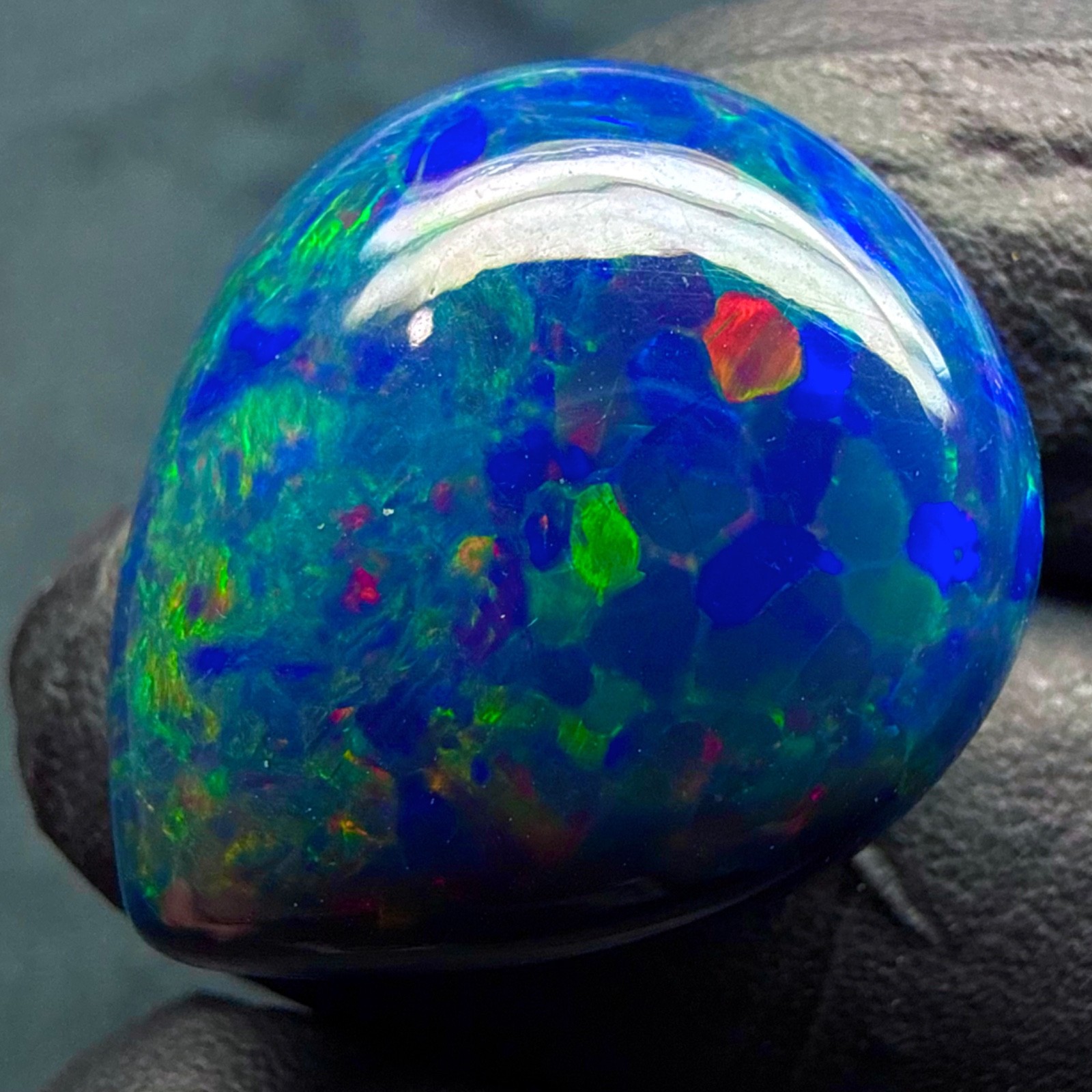 Natural opal, Ethiopian fire black honeycomb opal for jewelry 23.10 Ct 24×20 mm