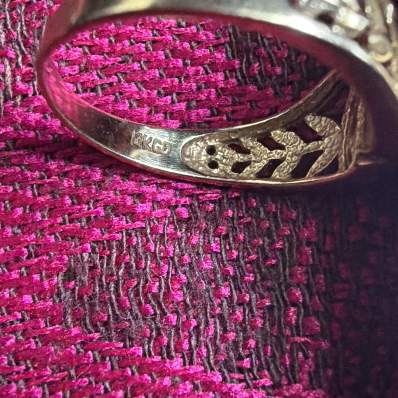 14k GOLD RING SWEET 15 YELLOW 2.4 GRAMS 7.25 INCHES