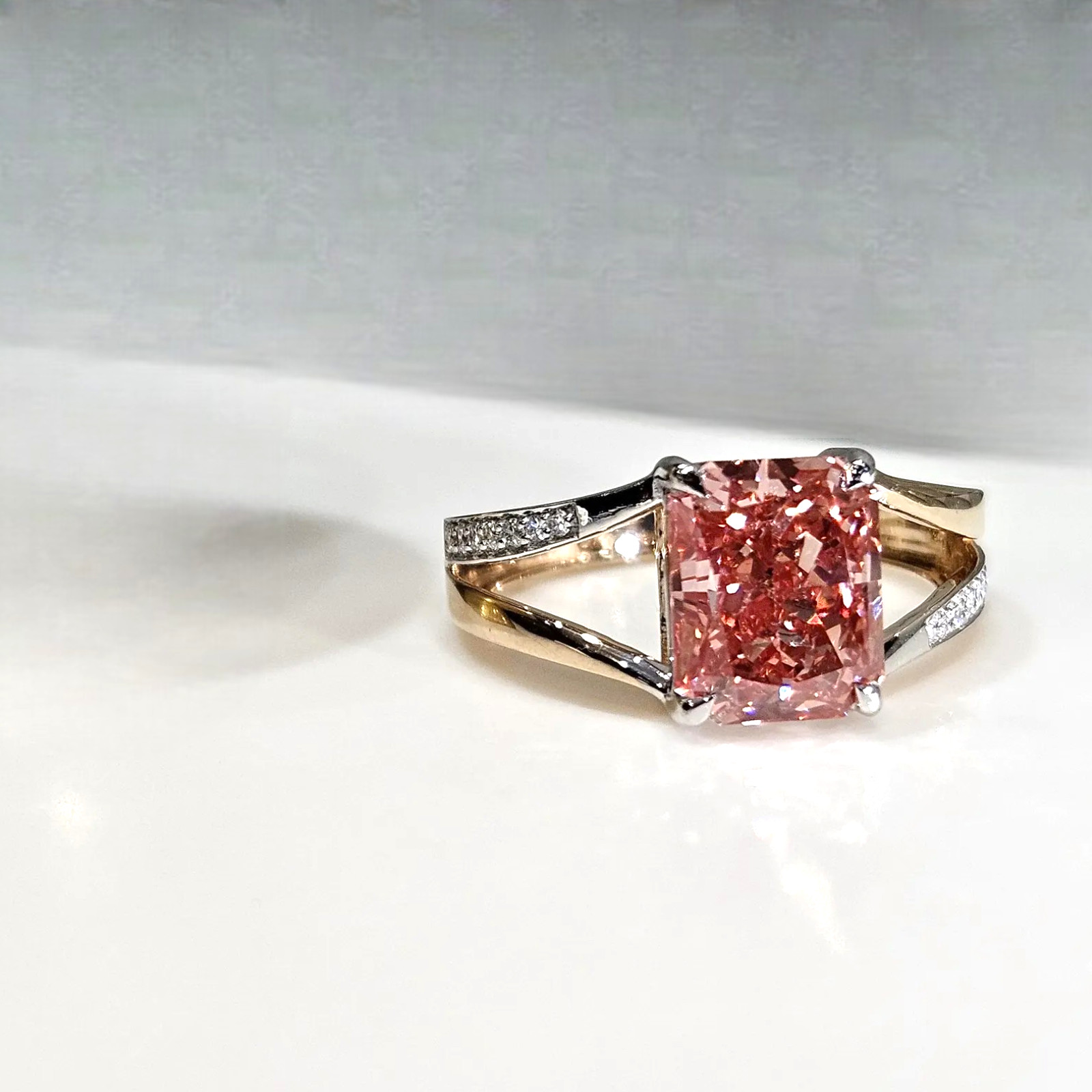 18k Multi Gold IGI Lab Created Fancy Vivid Pink Diamond Ring 3.15 Ct Radiant Cut