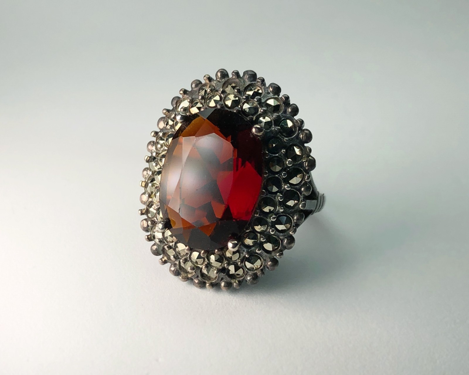 RARE Antique VICTORIAN Natural Large 10 Cts. RED ALMANDINE GARNET Sterling Ring