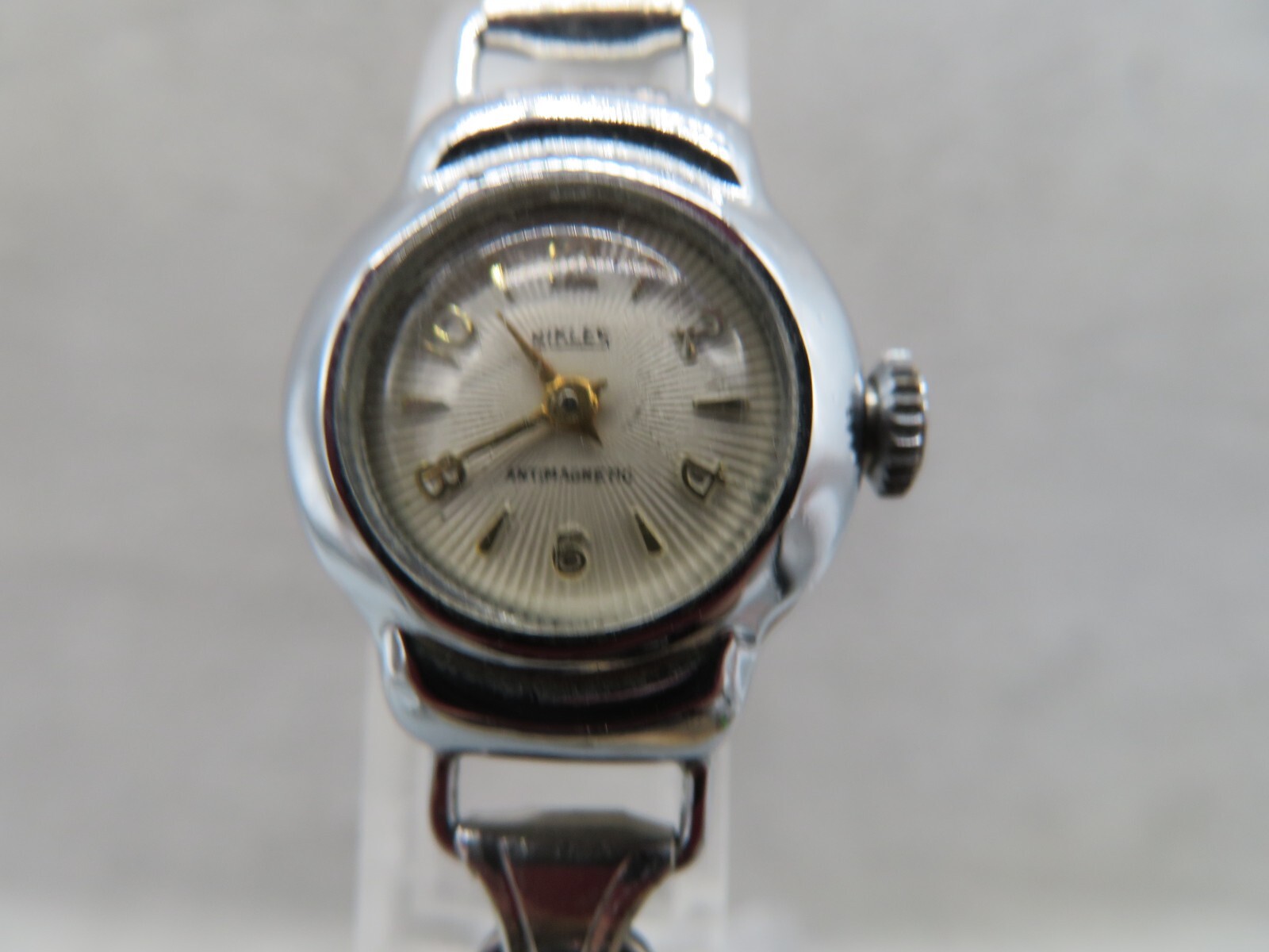 Ladies Vintage Nikles Fond Acier Inoxydable Watch FOR PARTS/REPAIRS