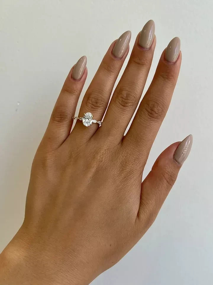 Certified 1.8 Carat Oval Cut 14k Yellow Gold Lab Grown IGI E F VVS Diamond Ring